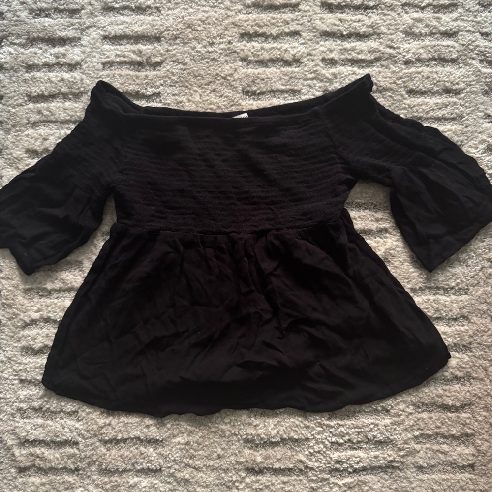 Arizona Jean Company Black Off-Shoulder Blouse